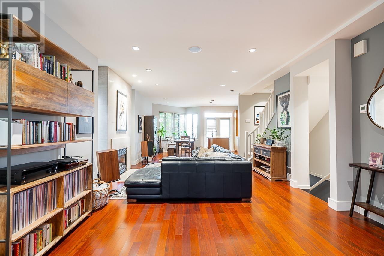 261 W 5th Street, North Vancouver, British Columbia  V7M 1J9 - Photo 7 - R2942107