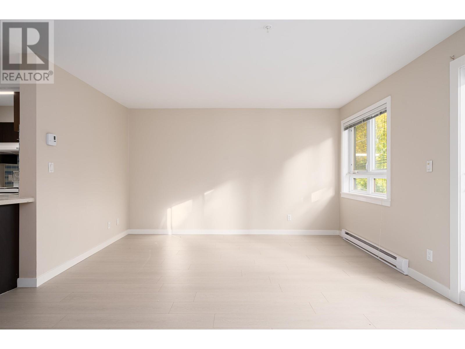 Listing Picture 4 of 19 : 104 3788 W 10TH AVENUE, Vancouver / 溫哥華 - 魯藝地產 Yvonne Lu Group - MLS Medallion Club Member