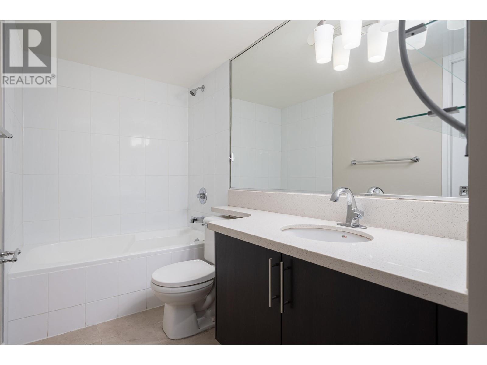 Listing Picture 9 of 19 : 104 3788 W 10TH AVENUE, Vancouver / 溫哥華 - 魯藝地產 Yvonne Lu Group - MLS Medallion Club Member