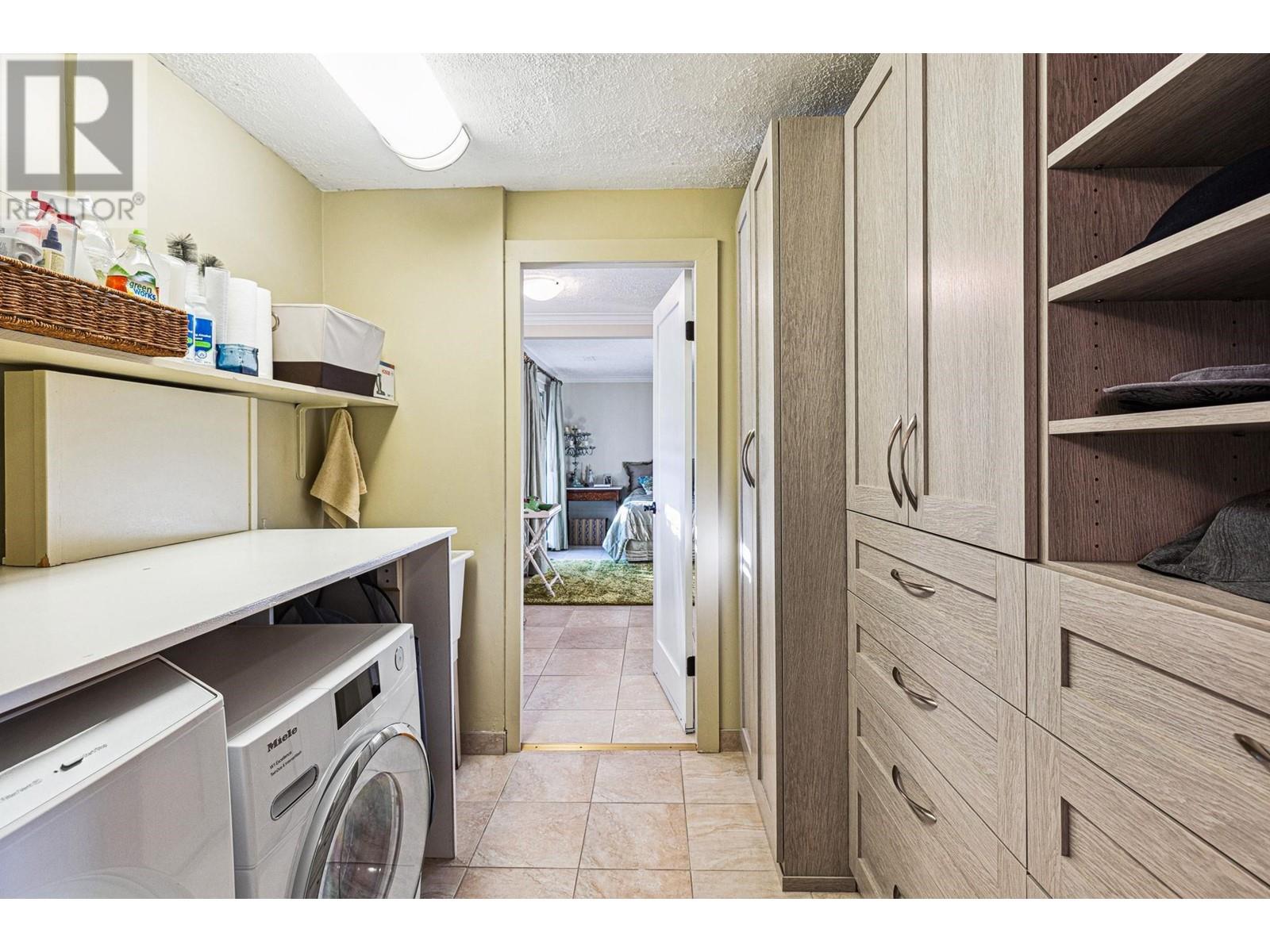 Listing Picture 11 of 40 : 4900 MARIPOSA COURT, Richmond / 烈治文 - 魯藝地產 Yvonne Lu Group - MLS Medallion Club Member