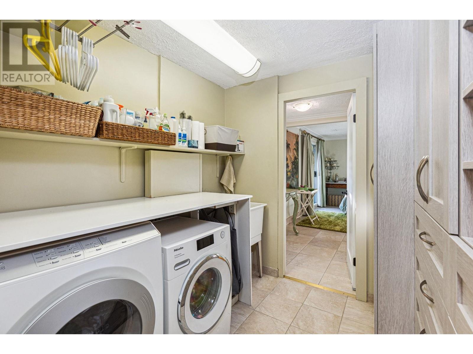 Listing Picture 10 of 40 : 4900 MARIPOSA COURT, Richmond / 烈治文 - 魯藝地產 Yvonne Lu Group - MLS Medallion Club Member