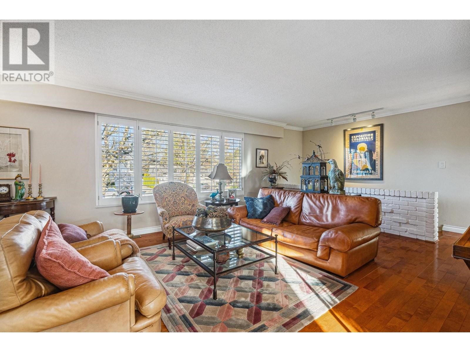 Listing Picture 15 of 40 : 4900 MARIPOSA COURT, Richmond / 烈治文 - 魯藝地產 Yvonne Lu Group - MLS Medallion Club Member