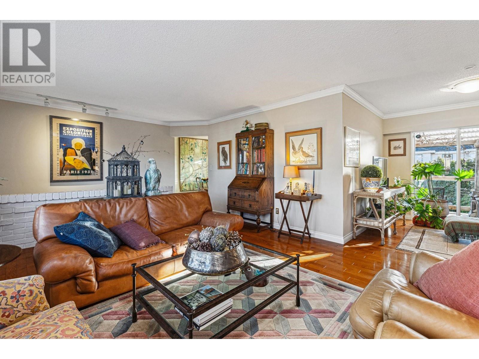 Listing Picture 16 of 40 : 4900 MARIPOSA COURT, Richmond / 烈治文 - 魯藝地產 Yvonne Lu Group - MLS Medallion Club Member