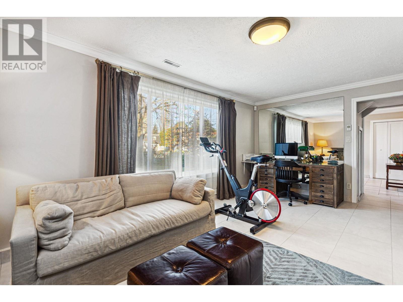 Listing Picture 5 of 40 : 4900 MARIPOSA COURT, Richmond / 烈治文 - 魯藝地產 Yvonne Lu Group - MLS Medallion Club Member