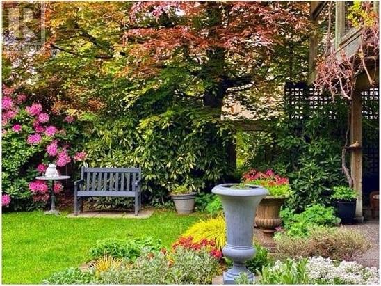 Listing Picture 38 of 40 : 4900 MARIPOSA COURT, Richmond / 烈治文 - 魯藝地產 Yvonne Lu Group - MLS Medallion Club Member