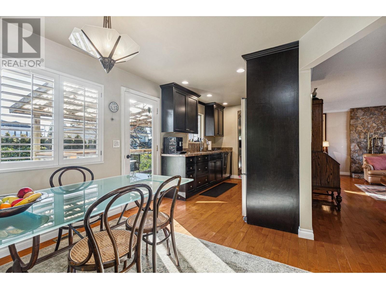 Listing Picture 19 of 40 : 4900 MARIPOSA COURT, Richmond / 烈治文 - 魯藝地產 Yvonne Lu Group - MLS Medallion Club Member