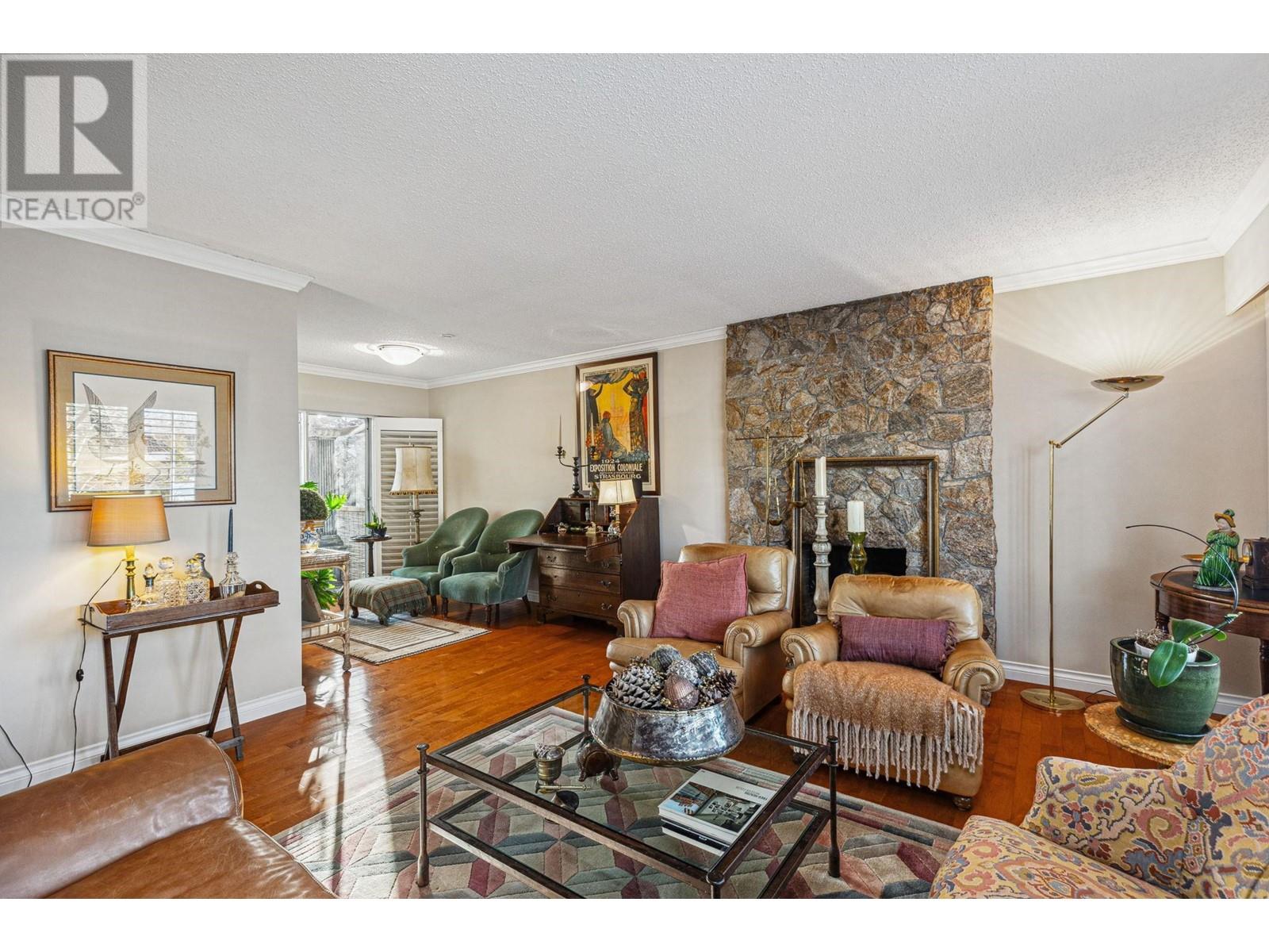 Listing Picture 12 of 40 : 4900 MARIPOSA COURT, Richmond / 烈治文 - 魯藝地產 Yvonne Lu Group - MLS Medallion Club Member