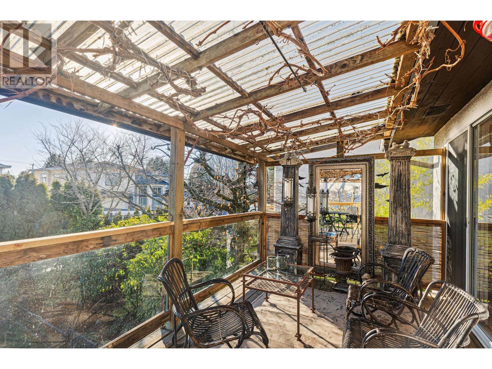 Listing Picture 31 of 40 : 4900 MARIPOSA COURT, Richmond / 烈治文 - 魯藝地產 Yvonne Lu Group - MLS Medallion Club Member