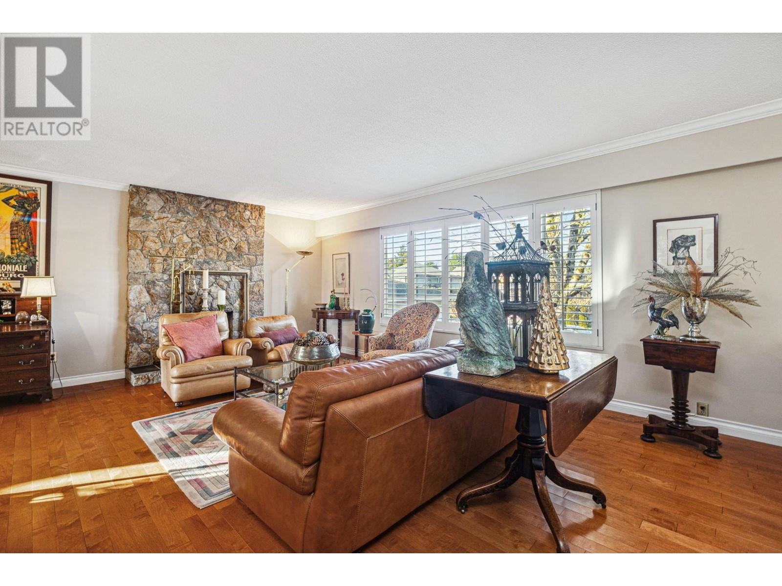 Listing Picture 13 of 40 : 4900 MARIPOSA COURT, Richmond / 烈治文 - 魯藝地產 Yvonne Lu Group - MLS Medallion Club Member