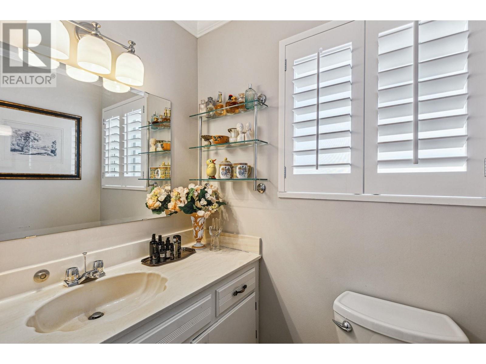 Listing Picture 27 of 40 : 4900 MARIPOSA COURT, Richmond / 烈治文 - 魯藝地產 Yvonne Lu Group - MLS Medallion Club Member