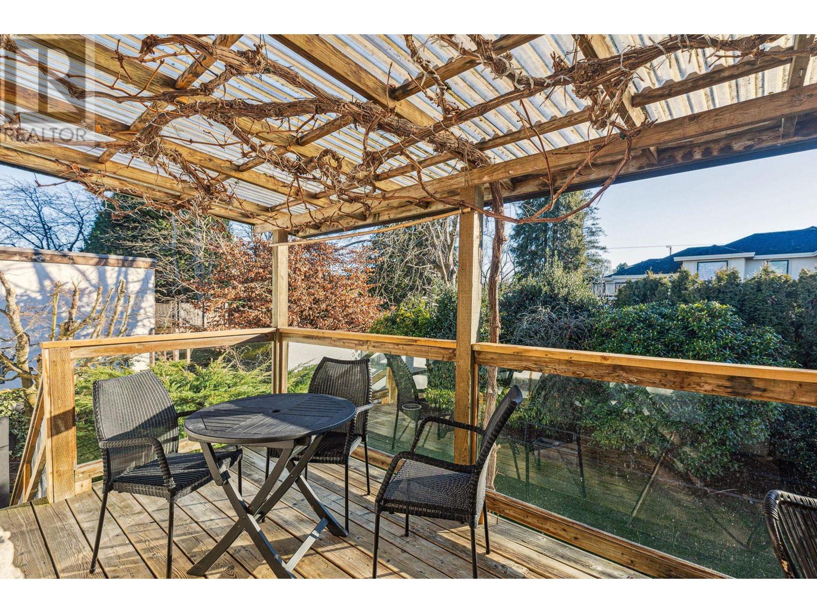 Listing Picture 32 of 40 : 4900 MARIPOSA COURT, Richmond / 烈治文 - 魯藝地產 Yvonne Lu Group - MLS Medallion Club Member