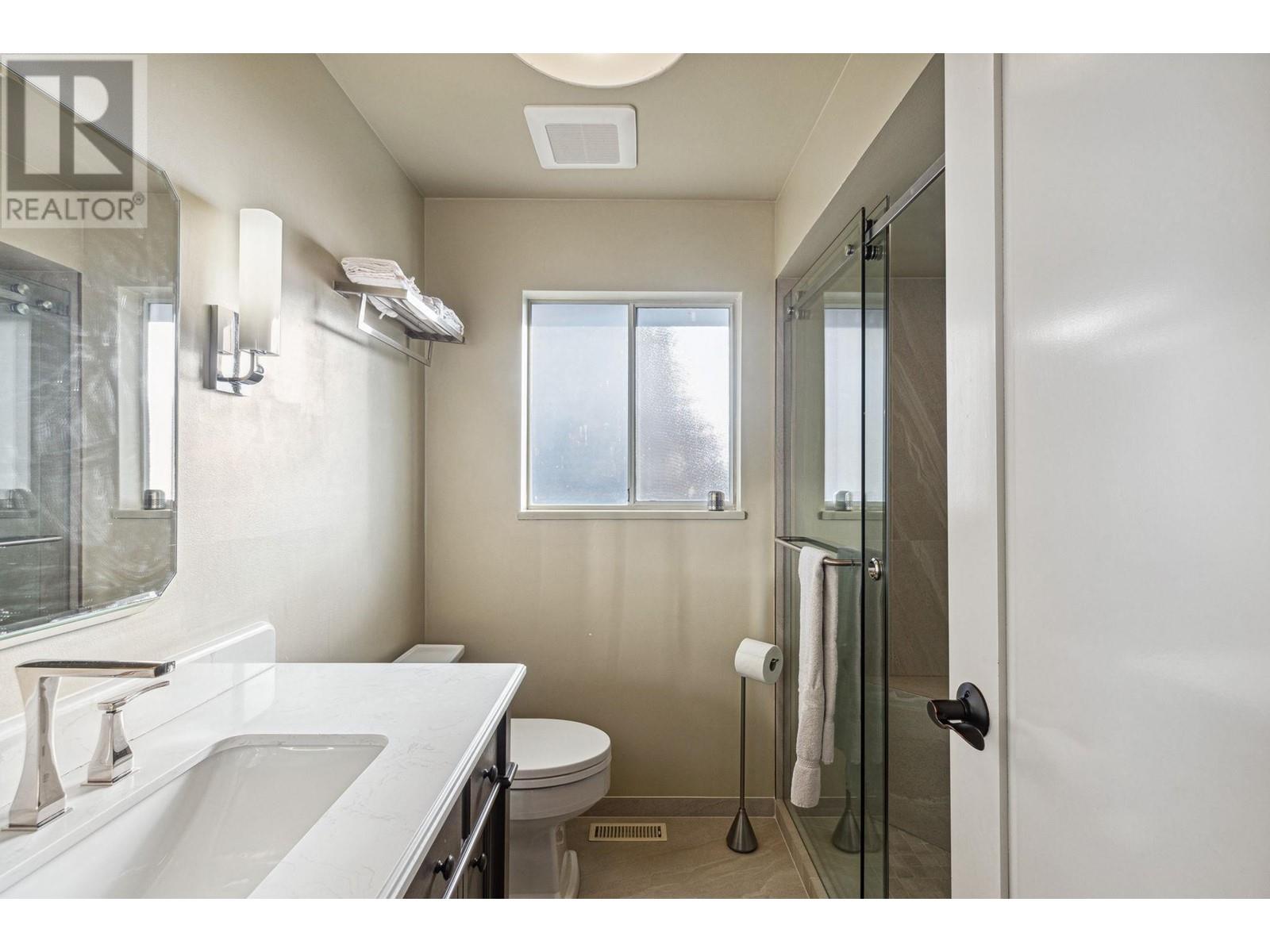 Listing Picture 24 of 40 : 4900 MARIPOSA COURT, Richmond / 烈治文 - 魯藝地產 Yvonne Lu Group - MLS Medallion Club Member