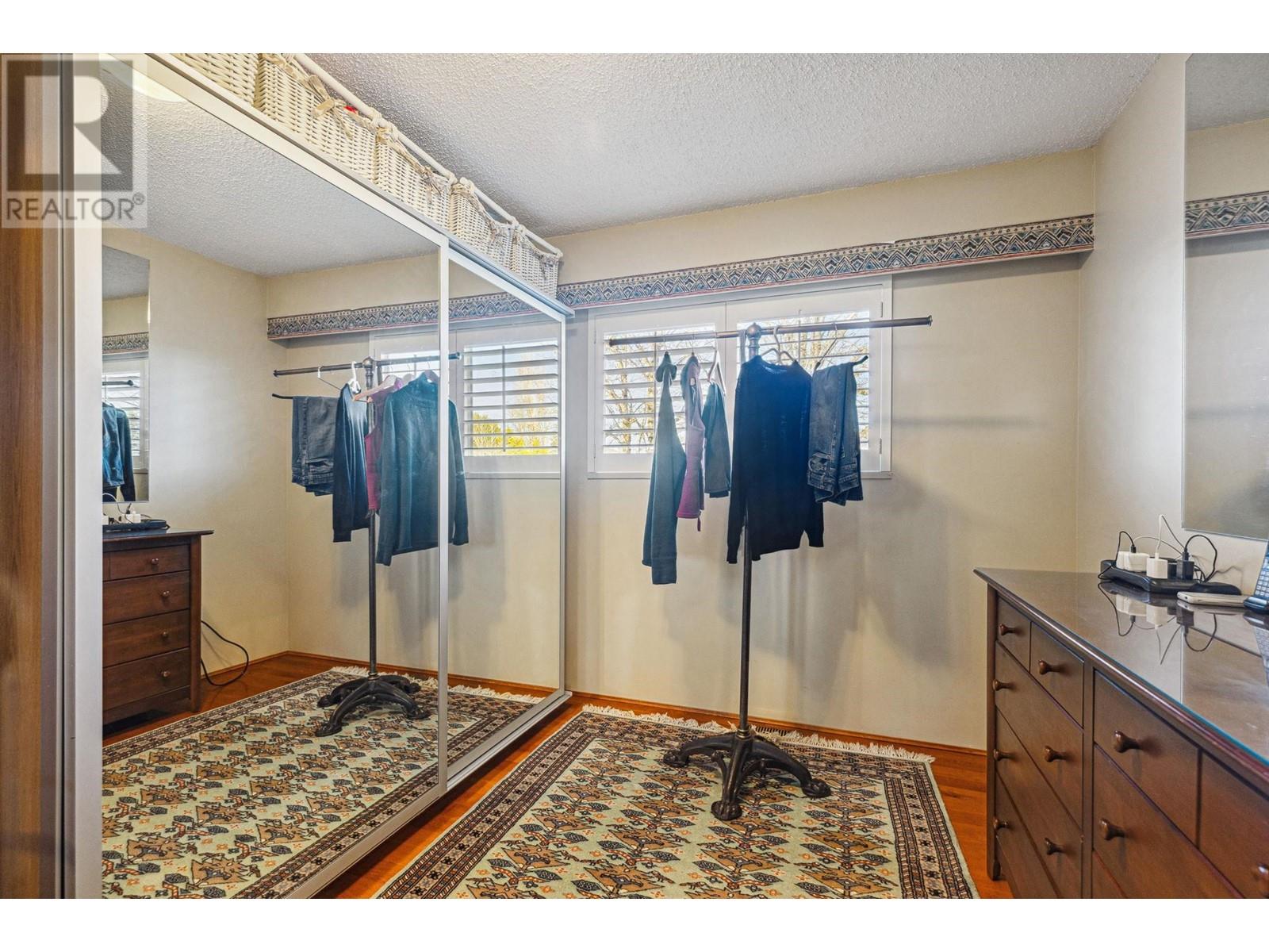 Listing Picture 29 of 40 : 4900 MARIPOSA COURT, Richmond / 烈治文 - 魯藝地產 Yvonne Lu Group - MLS Medallion Club Member