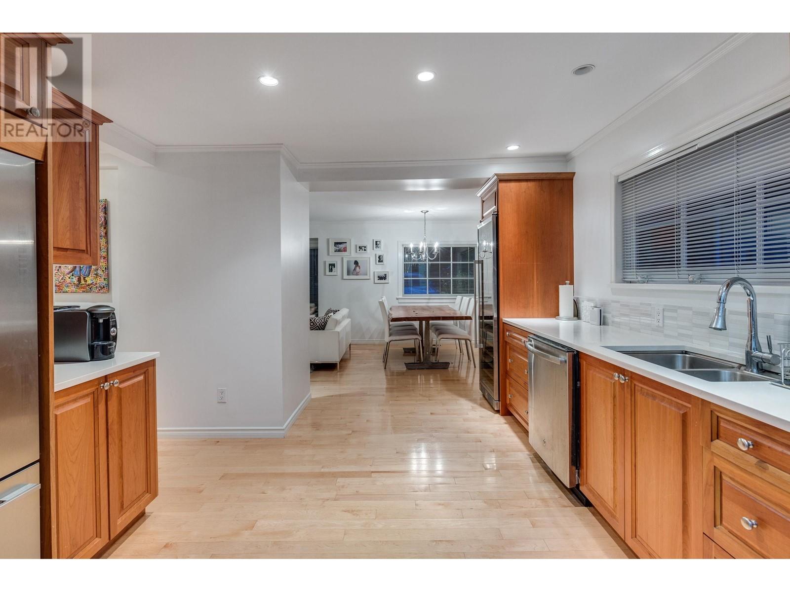 6431 Rosebery Avenue, West Vancouver, British Columbia  V7W 2C5 - Photo 13 - R2958537