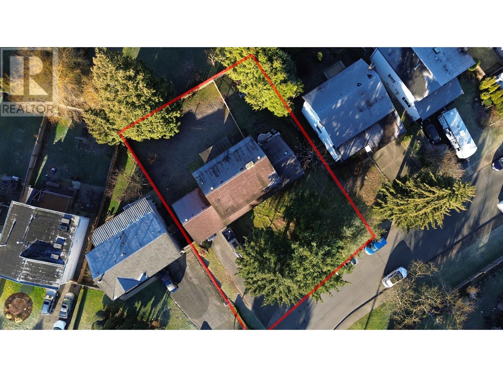 Property at 830 IRVINE STREET image 2