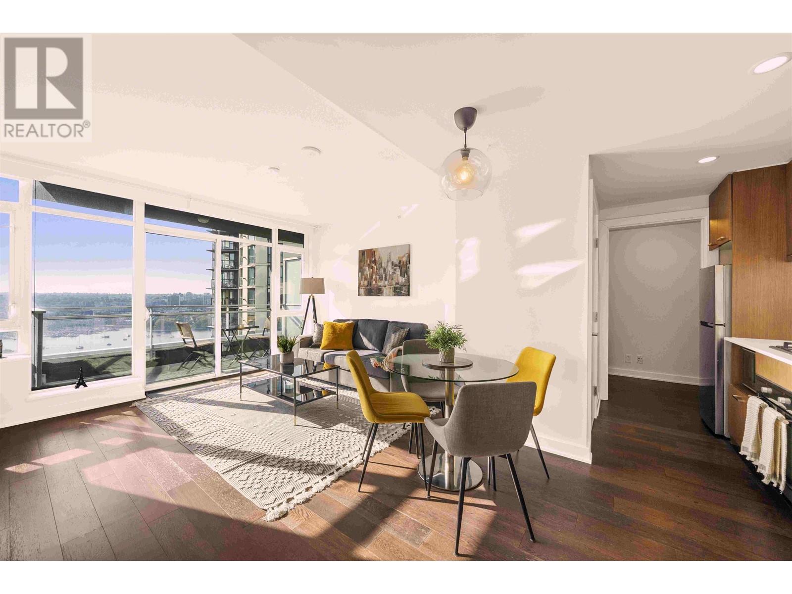 Listing Picture 4 of 11 : 2306 1372 SEYMOUR STREET, Vancouver / 溫哥華 - 魯藝地產 Yvonne Lu Group - MLS Medallion Club Member