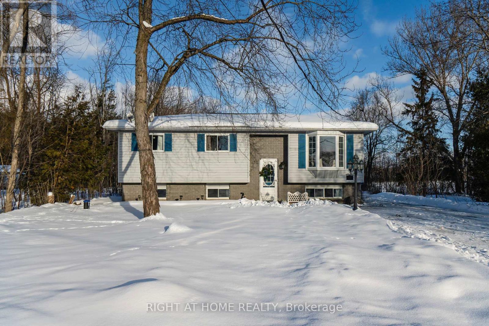 5471 Fawn Bay Road, Ramara, Ontario  L3V 6H6 - Photo 2 - S11934988