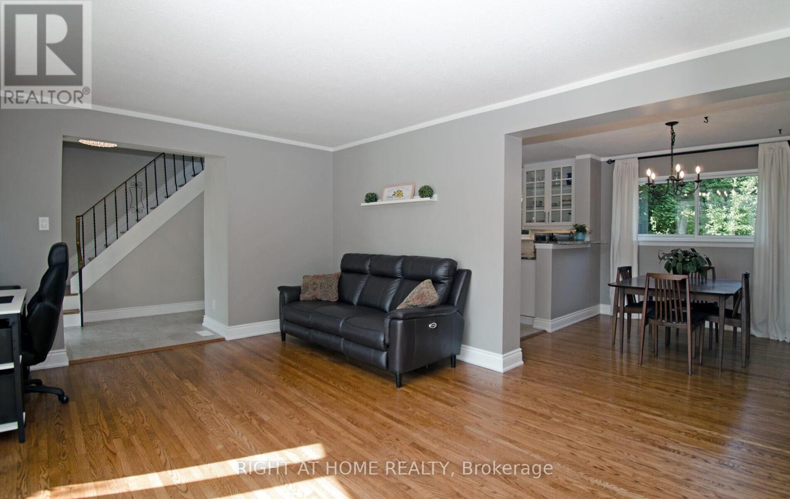 164 Mcmurchy Avenue S, Brampton, Ontario  L6Y 1Y9 - Photo 6 - W11935020