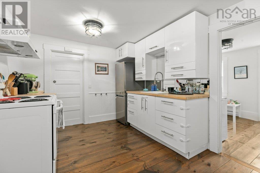 43 Queen Street, Chester, Nova Scotia  B0J 1J0 - Photo 10 - 202501376