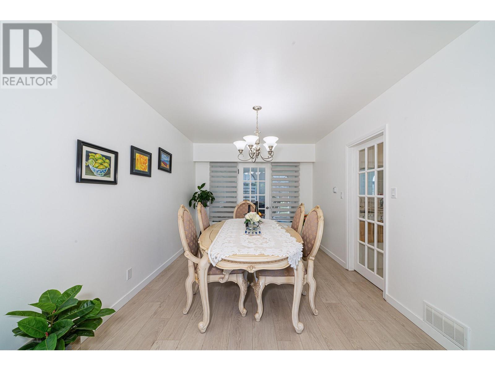 Listing Picture 16 of 39 : 4194 CHERRYWOOD CRESCENT, Burnaby / 本拿比 - 魯藝地產 Yvonne Lu Group - MLS Medallion Club Member
