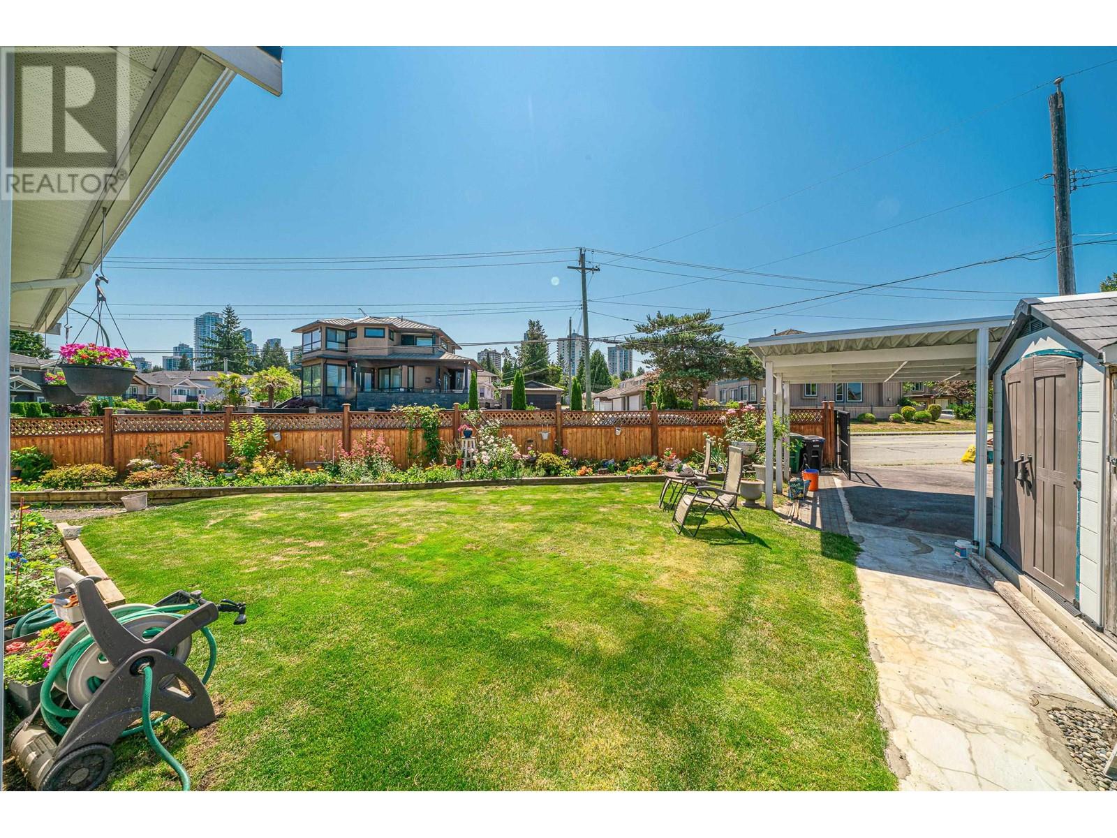 Listing Picture 5 of 39 : 4194 CHERRYWOOD CRESCENT, Burnaby / 本拿比 - 魯藝地產 Yvonne Lu Group - MLS Medallion Club Member