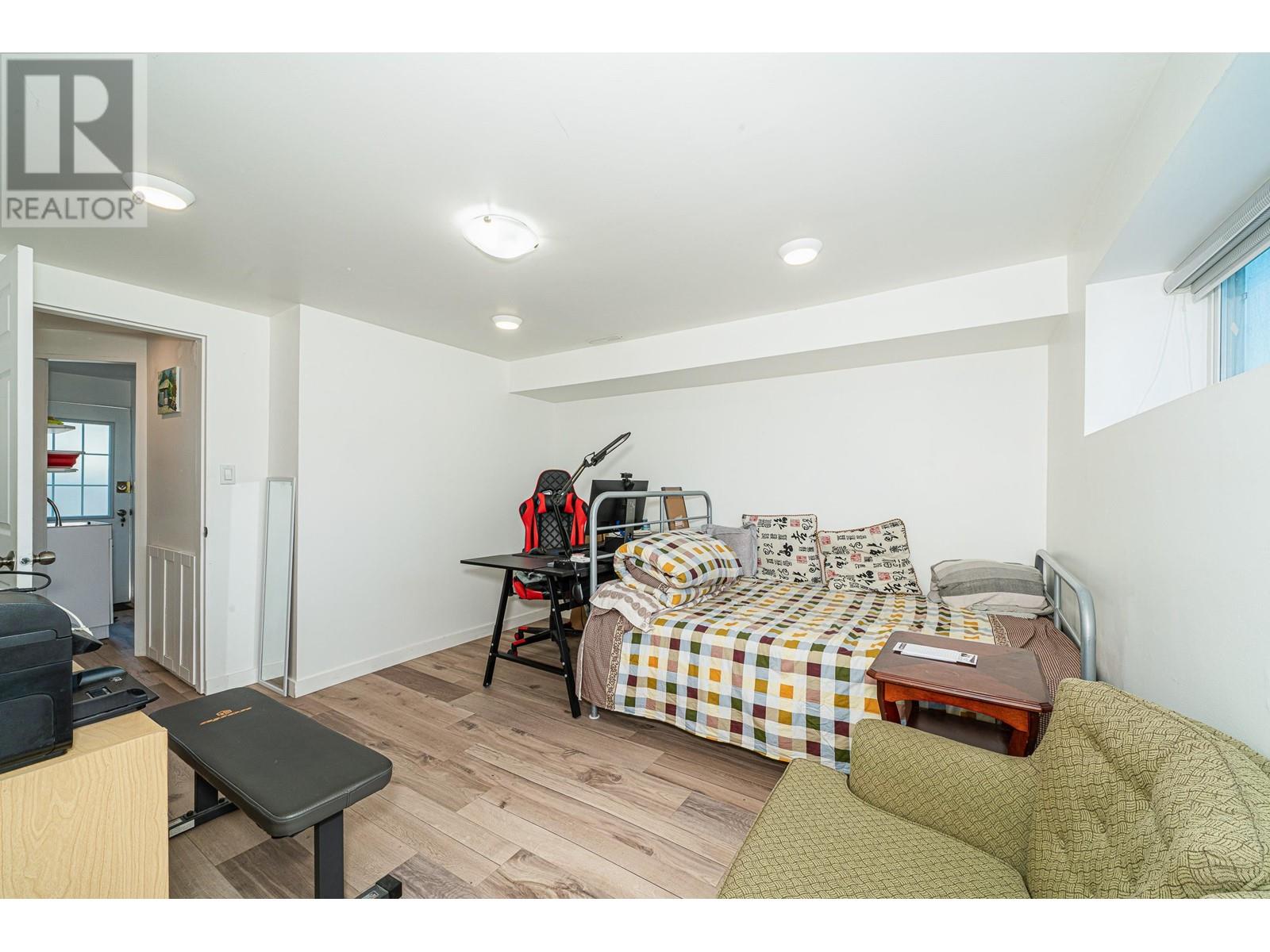 Listing Picture 31 of 39 : 4194 CHERRYWOOD CRESCENT, Burnaby / 本拿比 - 魯藝地產 Yvonne Lu Group - MLS Medallion Club Member