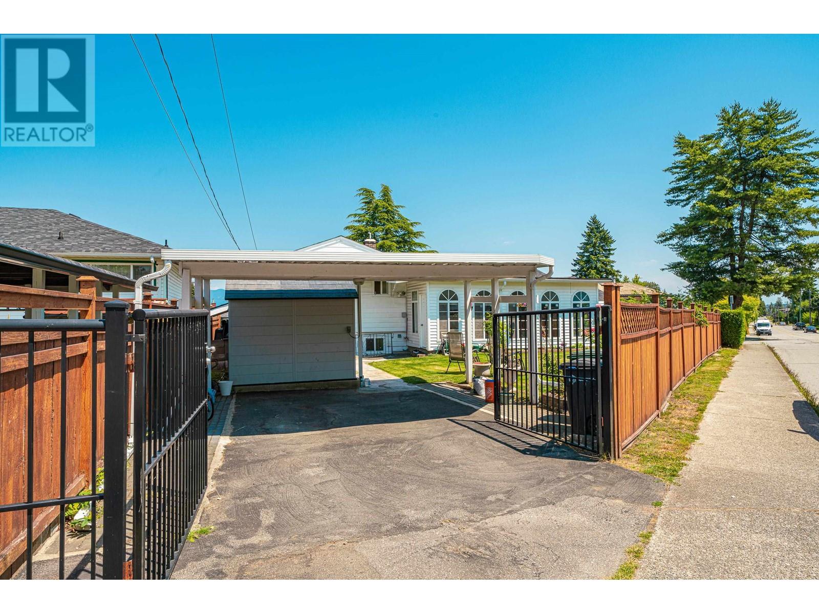 Listing Picture 6 of 39 : 4194 CHERRYWOOD CRESCENT, Burnaby / 本拿比 - 魯藝地產 Yvonne Lu Group - MLS Medallion Club Member