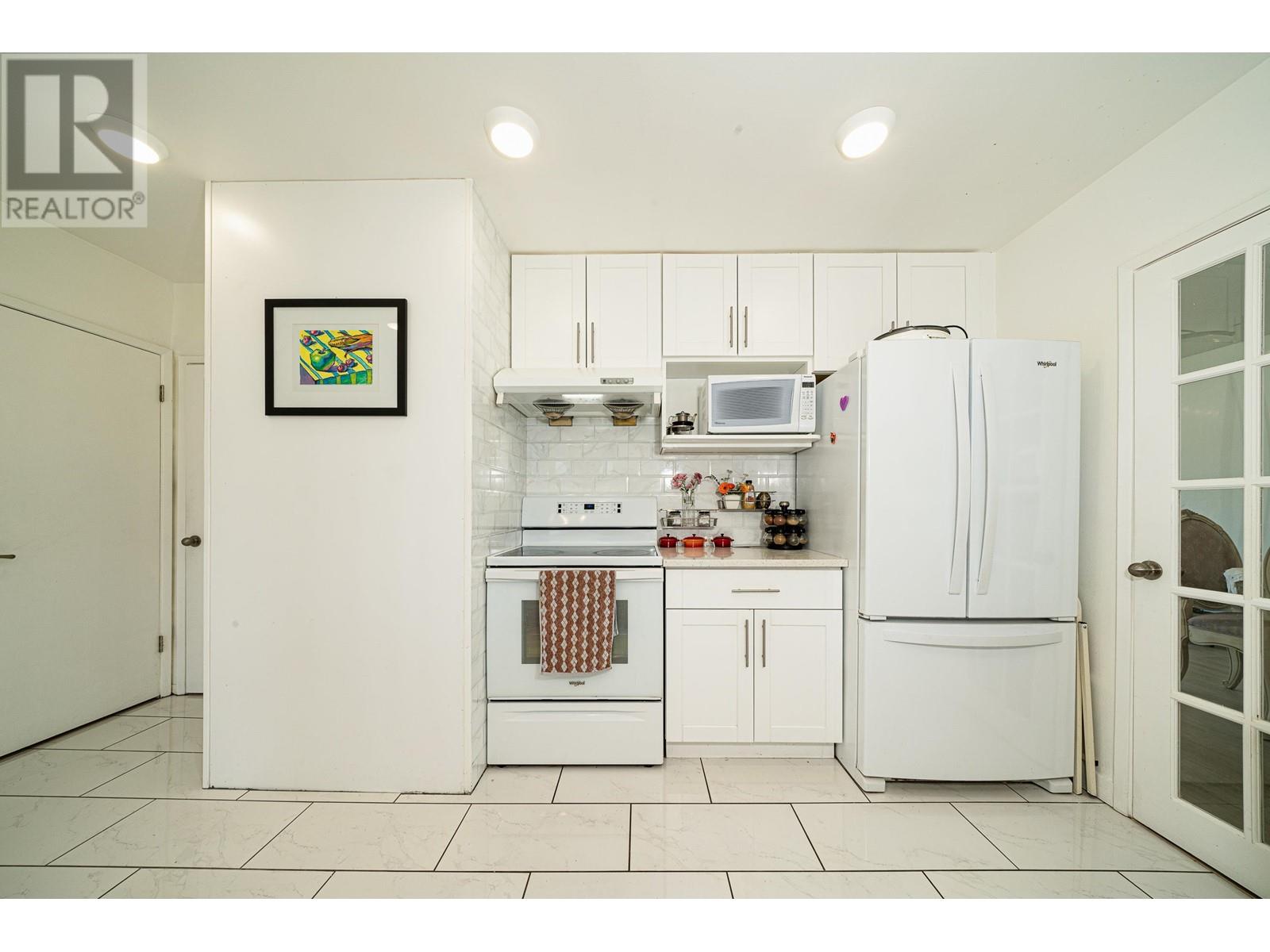 Listing Picture 19 of 39 : 4194 CHERRYWOOD CRESCENT, Burnaby / 本拿比 - 魯藝地產 Yvonne Lu Group - MLS Medallion Club Member