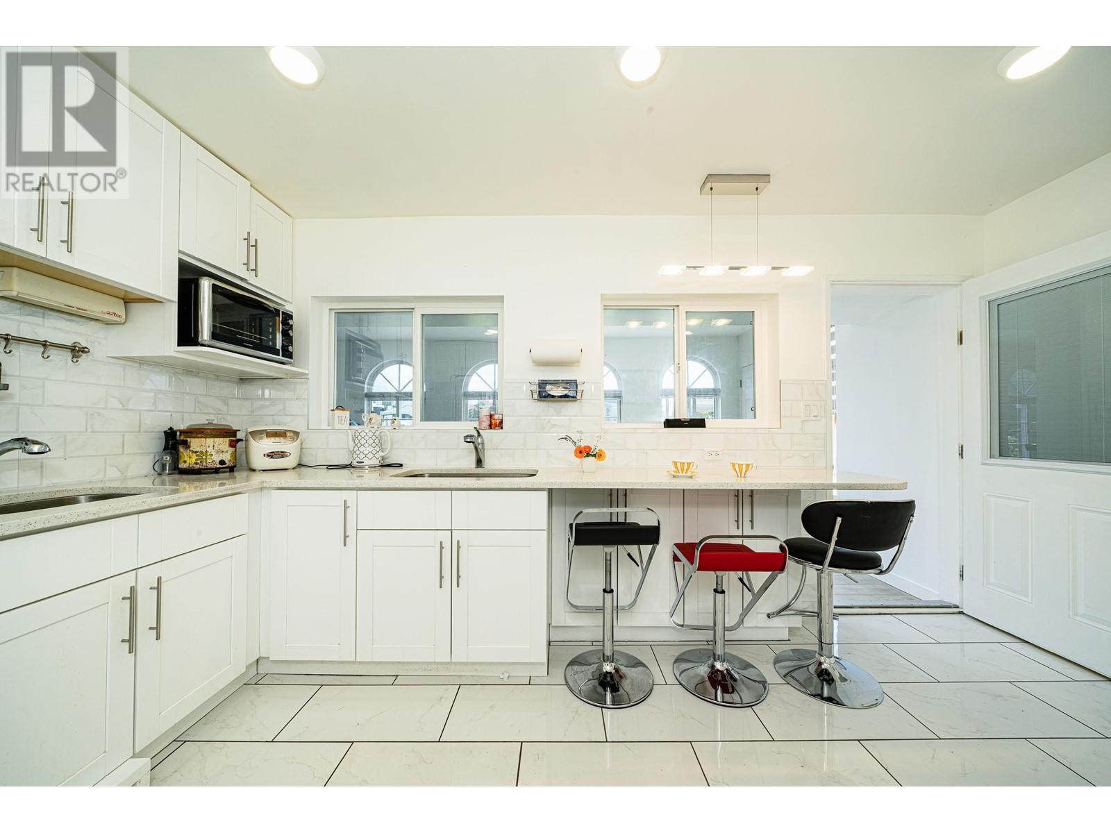 Listing Picture 20 of 39 : 4194 CHERRYWOOD CRESCENT, Burnaby / 本拿比 - 魯藝地產 Yvonne Lu Group - MLS Medallion Club Member
