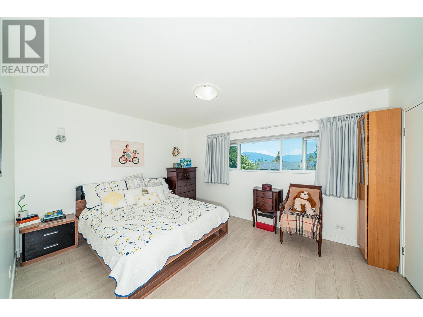 Listing Picture 23 of 39 : 4194 CHERRYWOOD CRESCENT, Burnaby / 本拿比 - 魯藝地產 Yvonne Lu Group - MLS Medallion Club Member