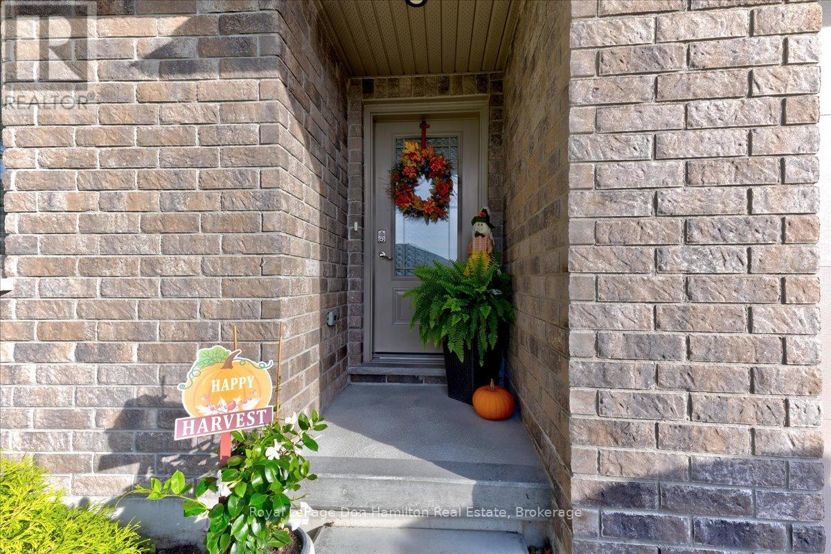 273 Mccourt Place, North Perth, Ontario  N0G 1B0 - Photo 8 - X11926602