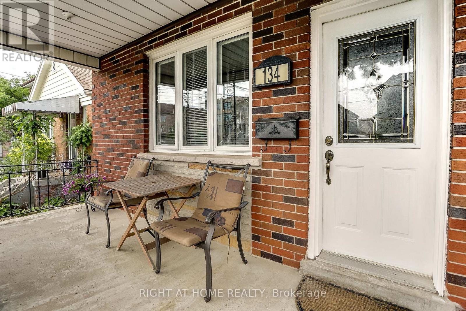 Property at 134 LOCKSLEY AVENUE image 4