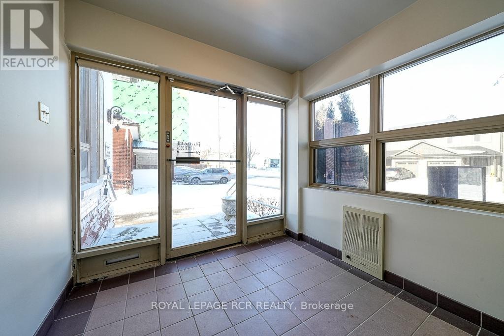 590 Adelaide Street, Woodstock, Ontario  N4S 4B9 - Photo 1 - X11935110
