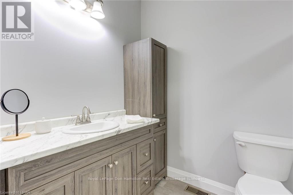 274 Queen Street S, North Perth, Ontario  N0G 1B0 - Photo 19 - X11823092