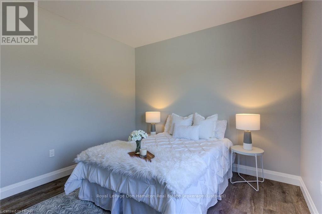 274 Queen Street S, North Perth, Ontario  N0G 1B0 - Photo 23 - X11823092