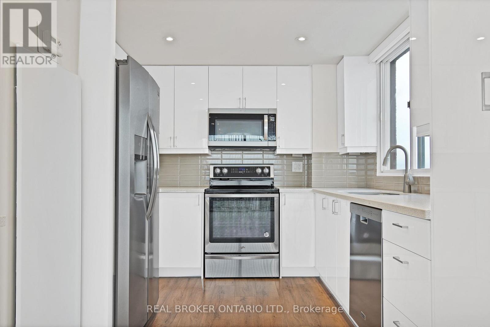 3301 - 5 Concorde Place, Toronto, Ontario  M3C 3M8 - Photo 3 - C11935374