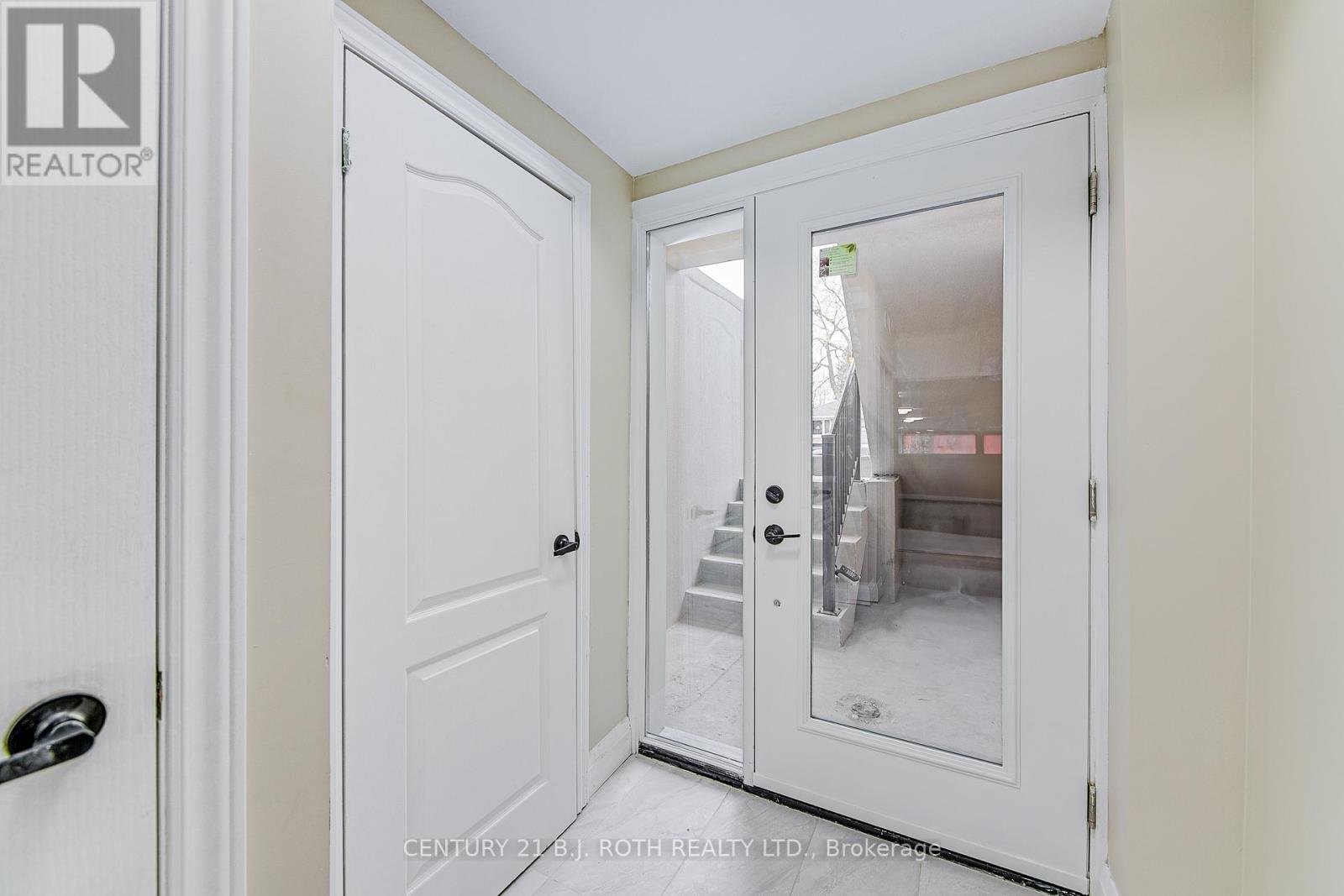 1 - 82 Peel Street, Barrie, Ontario  L4M 3K7 - Photo 2 - S11933995