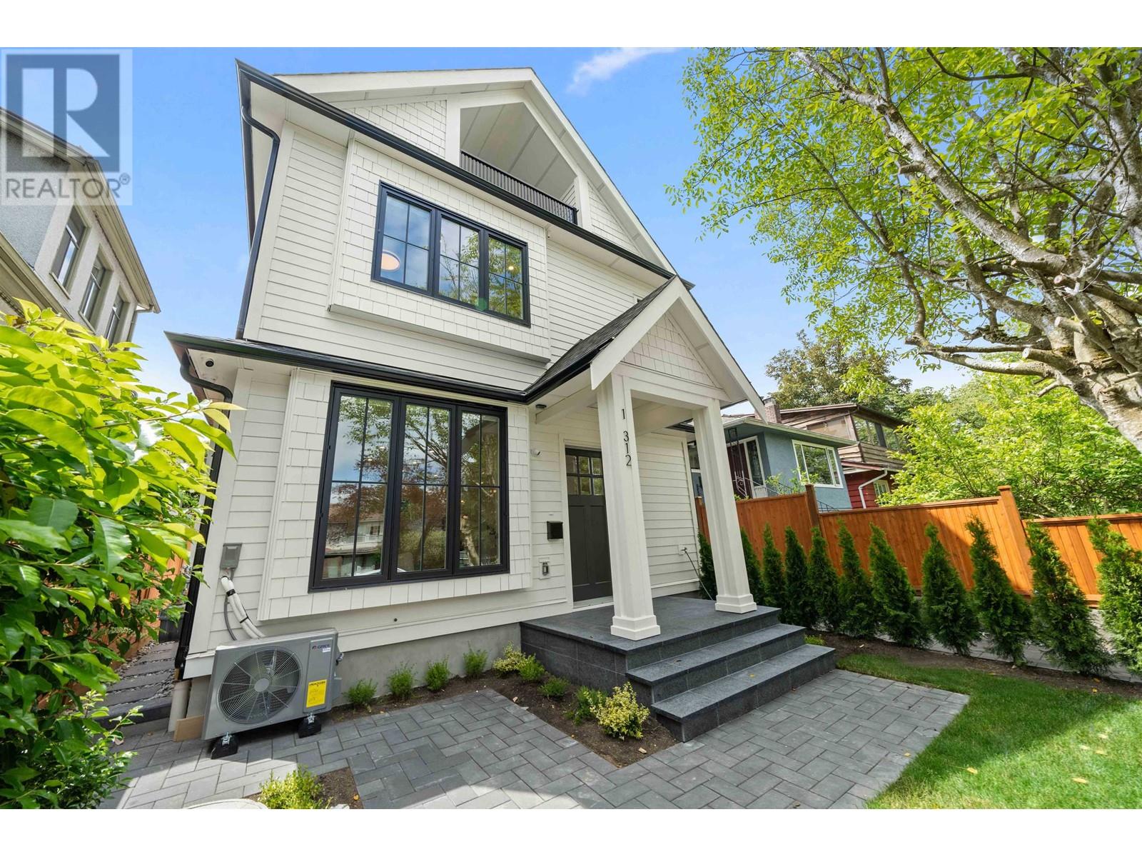 1 312 E 40TH AVENUE, Vancouver