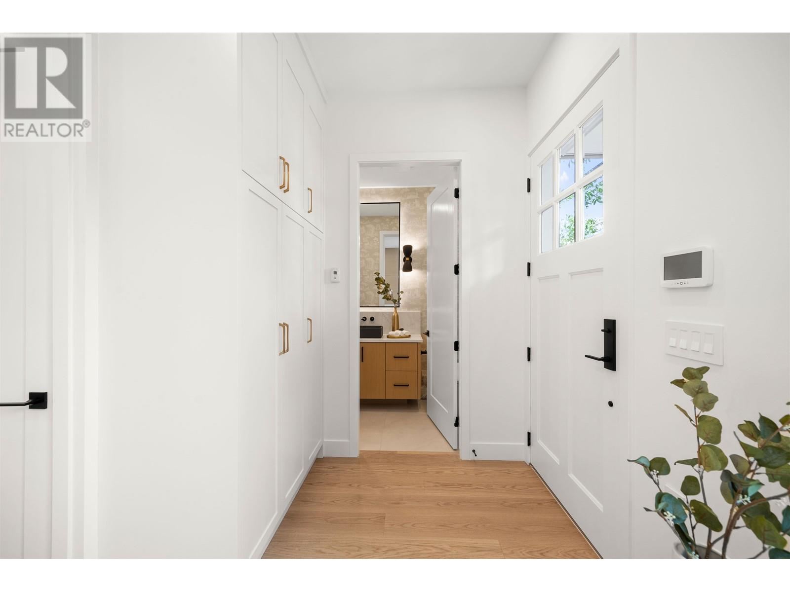 Listing Picture 12 of 30 : 1 312 E 40TH AVENUE, Vancouver / 溫哥華 - 魯藝地產 Yvonne Lu Group - MLS Medallion Club Member