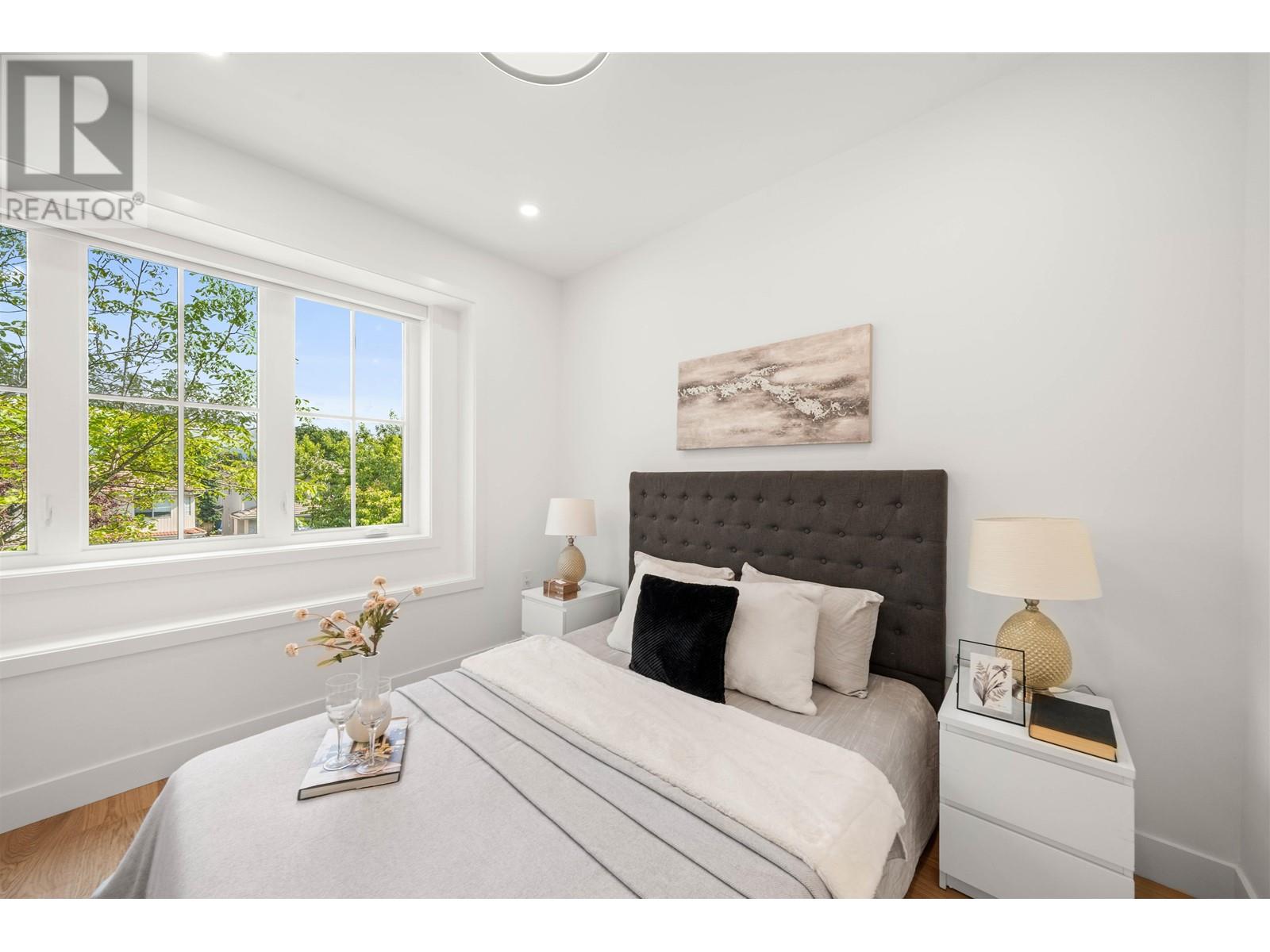 Listing Picture 15 of 30 : 1 312 E 40TH AVENUE, Vancouver / 溫哥華 - 魯藝地產 Yvonne Lu Group - MLS Medallion Club Member