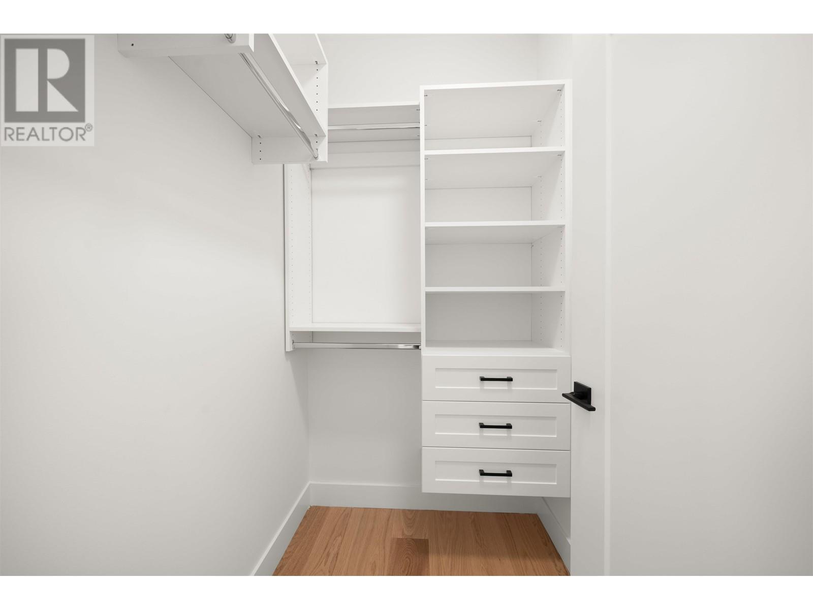 Listing Picture 20 of 30 : 1 312 E 40TH AVENUE, Vancouver / 溫哥華 - 魯藝地產 Yvonne Lu Group - MLS Medallion Club Member