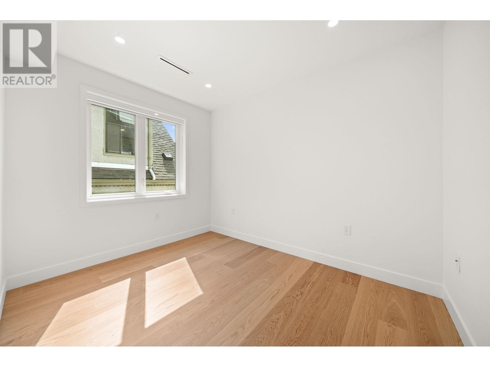Listing Picture 23 of 30 : 1 312 E 40TH AVENUE, Vancouver / 溫哥華 - 魯藝地產 Yvonne Lu Group - MLS Medallion Club Member