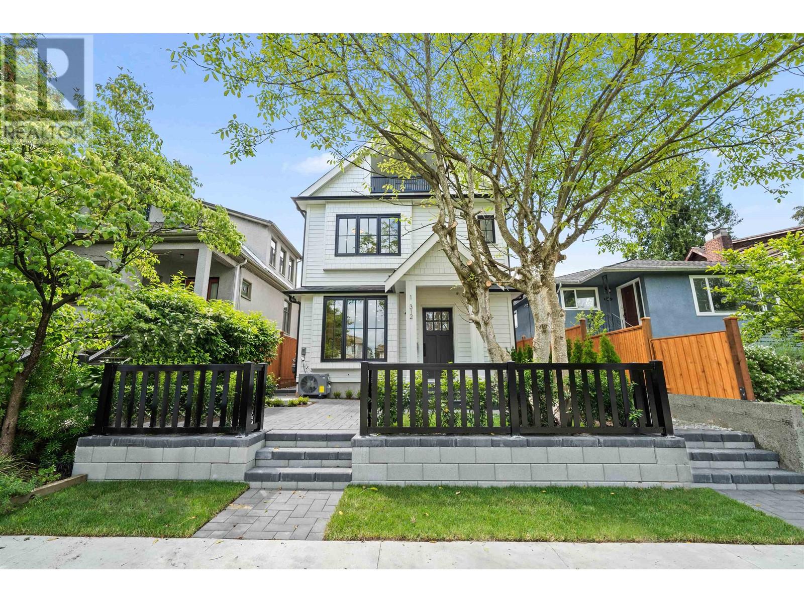 Listing Picture 30 of 30 : 1 312 E 40TH AVENUE, Vancouver / 溫哥華 - 魯藝地產 Yvonne Lu Group - MLS Medallion Club Member