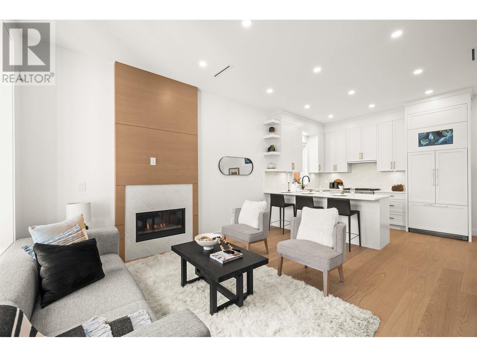Listing Picture 4 of 30 : 1 312 E 40TH AVENUE, Vancouver / 溫哥華 - 魯藝地產 Yvonne Lu Group - MLS Medallion Club Member