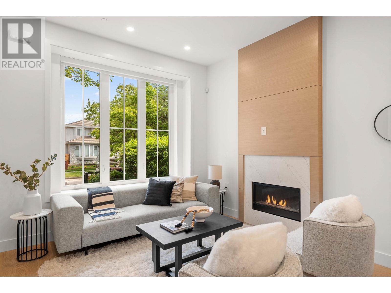Listing Picture 6 of 30 : 1 312 E 40TH AVENUE, Vancouver / 溫哥華 - 魯藝地產 Yvonne Lu Group - MLS Medallion Club Member