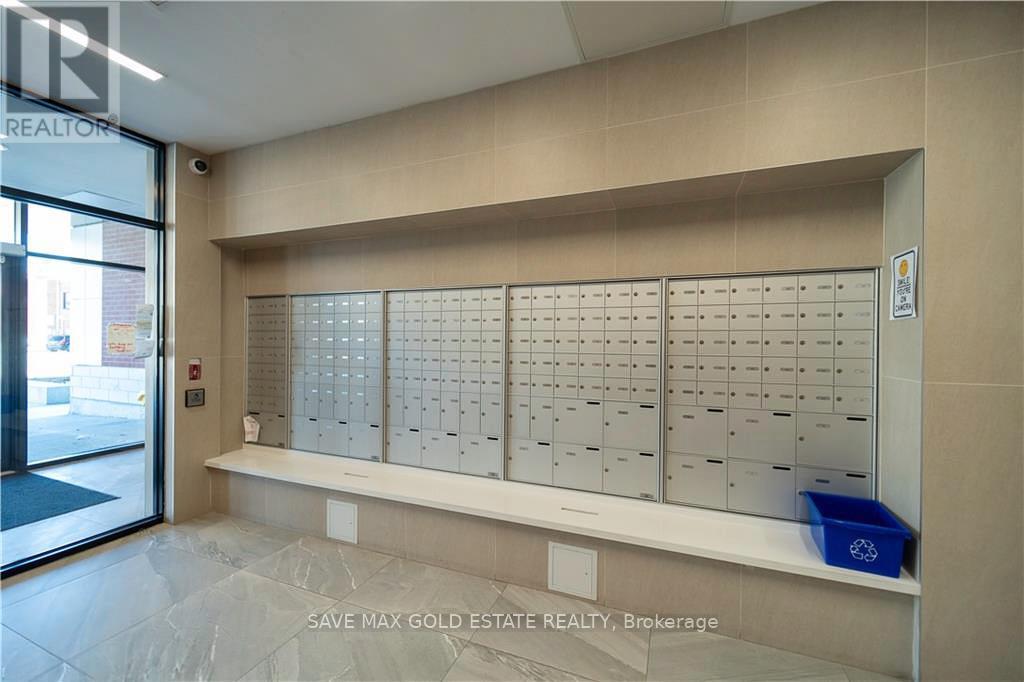 Property at 301 - 1 WELLINGTON STREET image 4