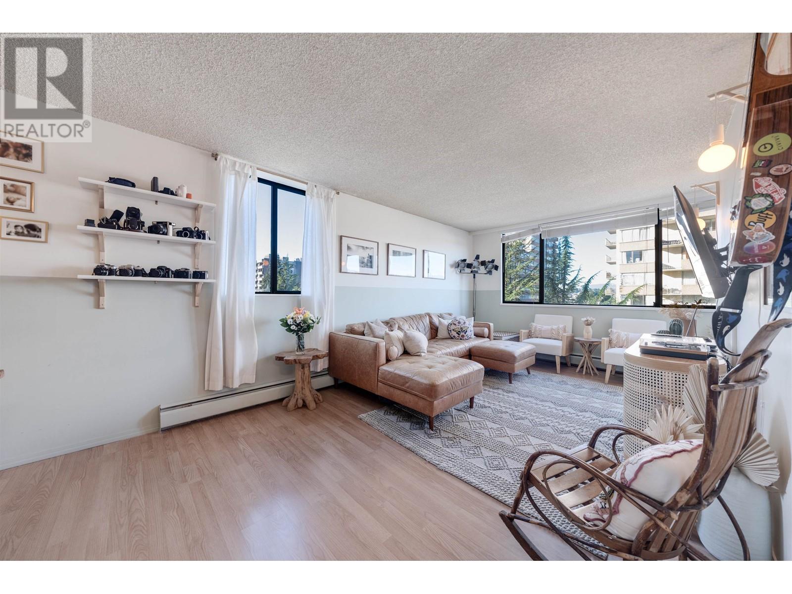 701 620 Seventh Avenue, New Westminster, British Columbia  V3M 5T6 - Photo 2 - R2958409