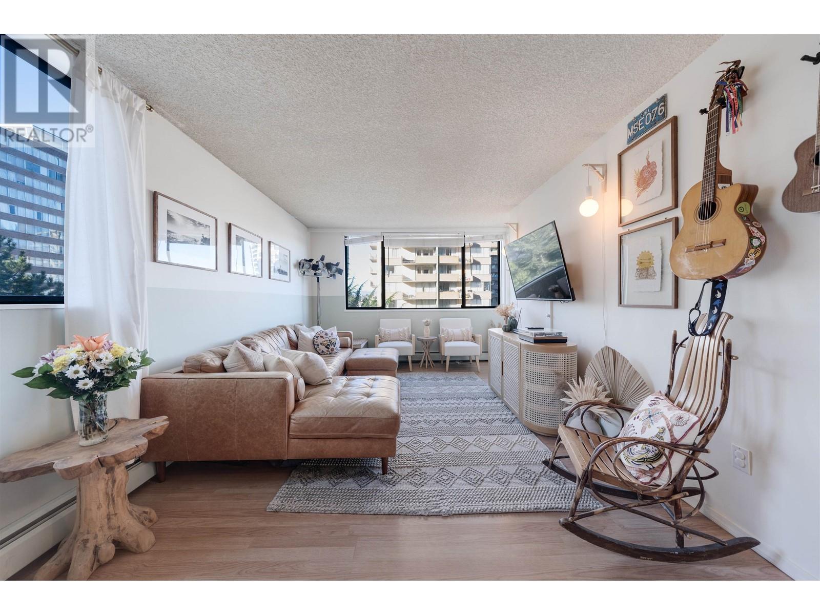 701 620 Seventh Avenue, New Westminster, British Columbia  V3M 5T6 - Photo 1 - R2958409