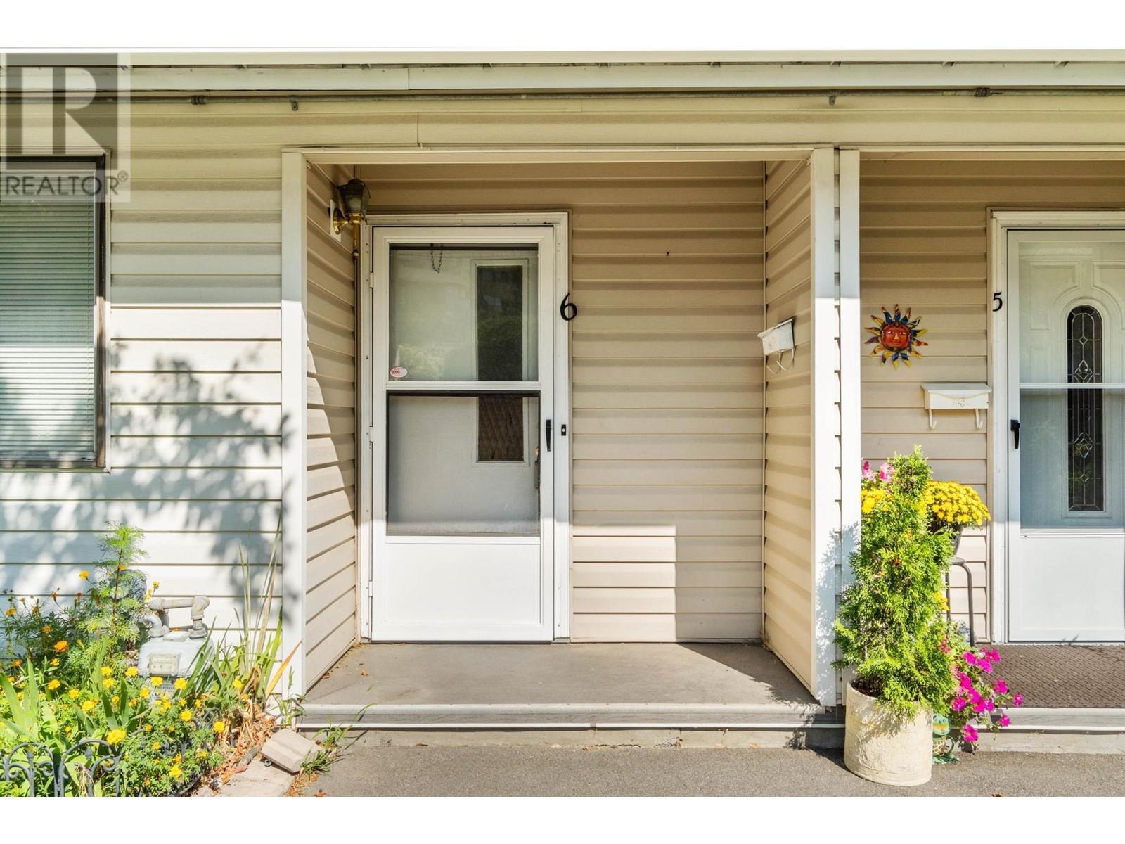 Property at 460 DALGLEISH Drive Unit# 6 image 2
