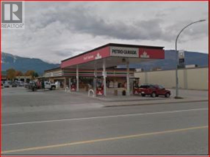 401 Victoria Road W, Revelstoke, British Columbia  V0E 2S0 - Photo 1 - 10327887